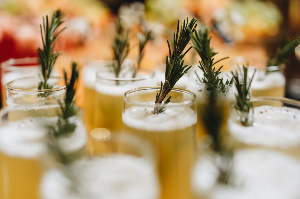 How Much Does an Open Bar Cost at a Wedding